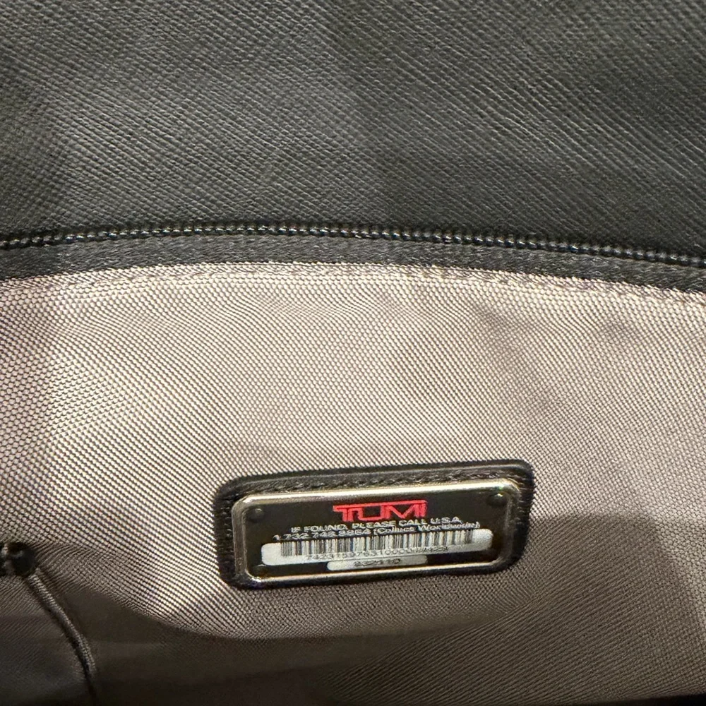 Tumi Astor Regis Black Leather Briefcase Messenger Laptop Bag - 93211D